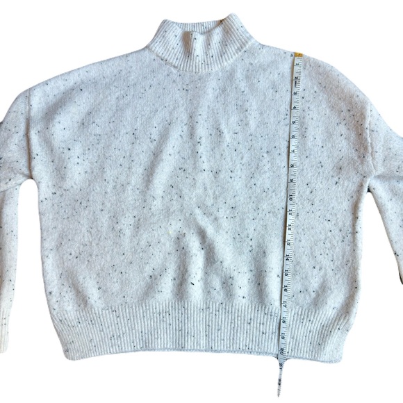 Jessica Simpson Women’s Sweater Cream Size Medium - Picture 4 of 8